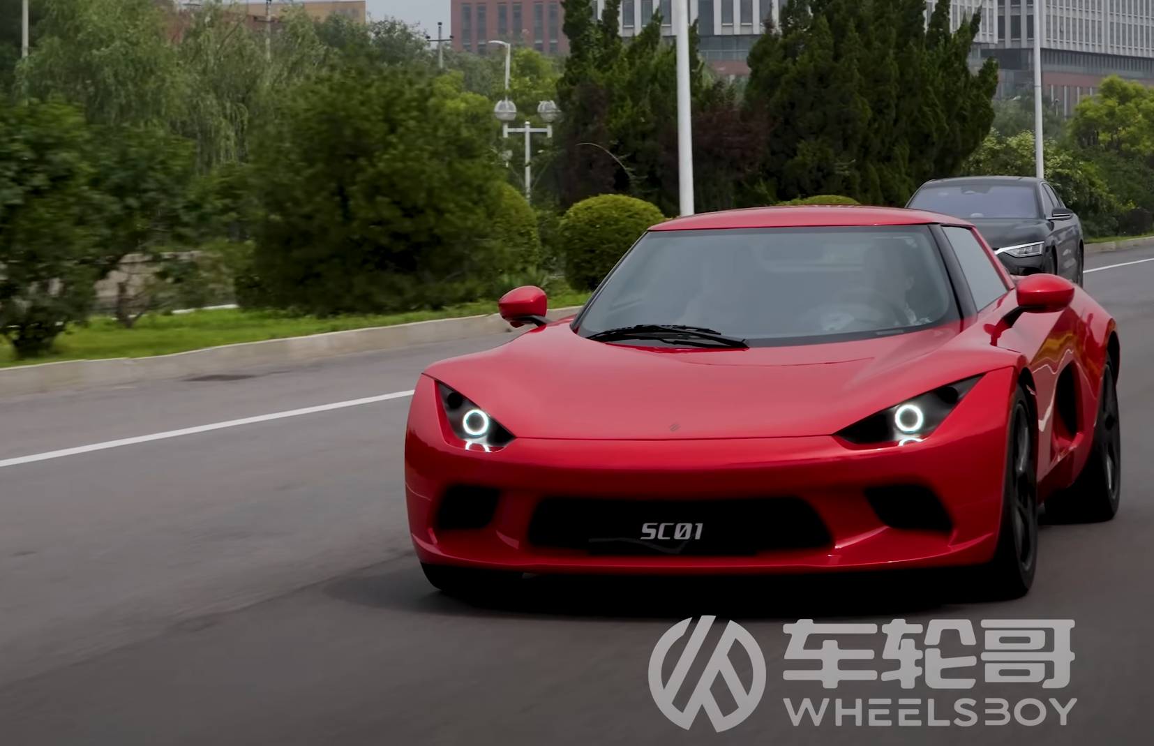 Электрический спорткар SSC SC01, вид спереди