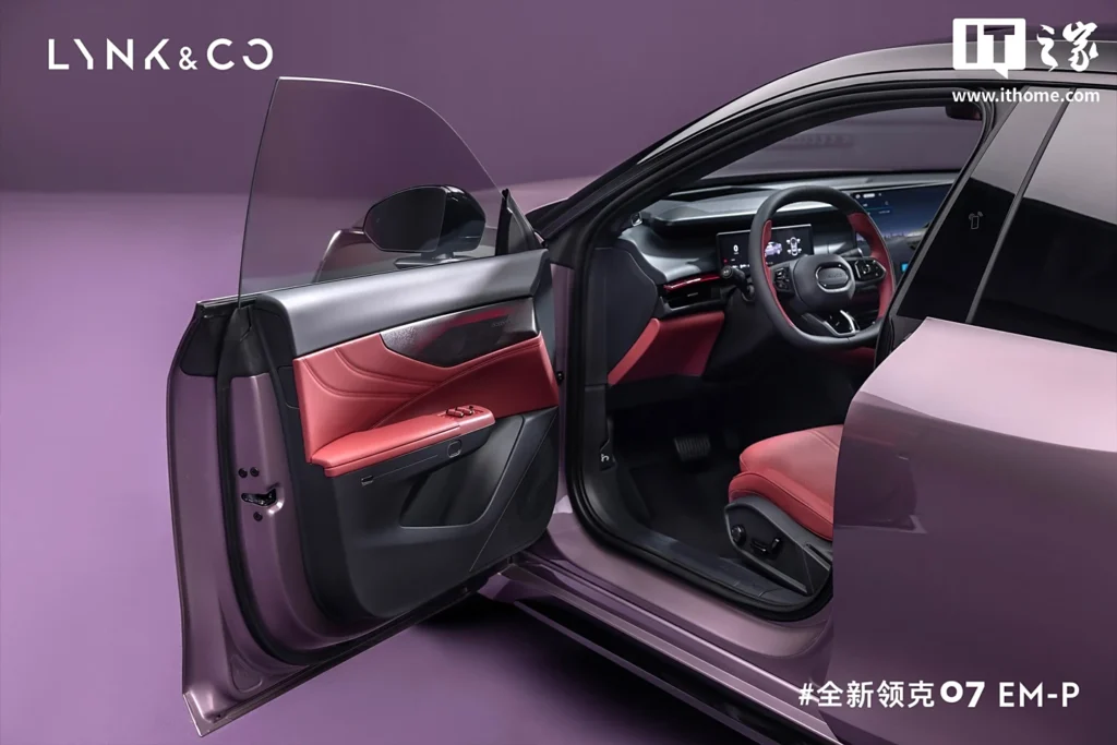 Интерьер Lynk & Co 07 EM-P