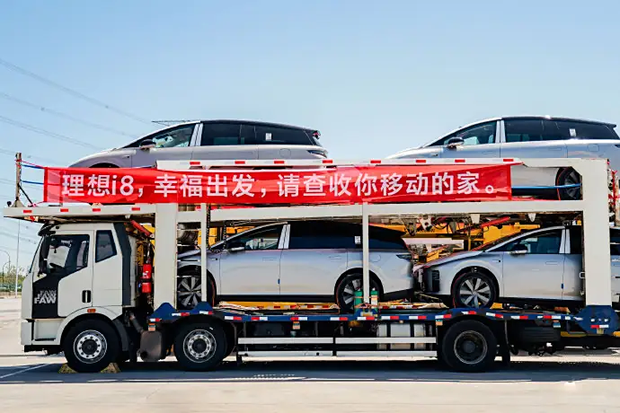 Первые поставки Li Auto i8 в Китае
