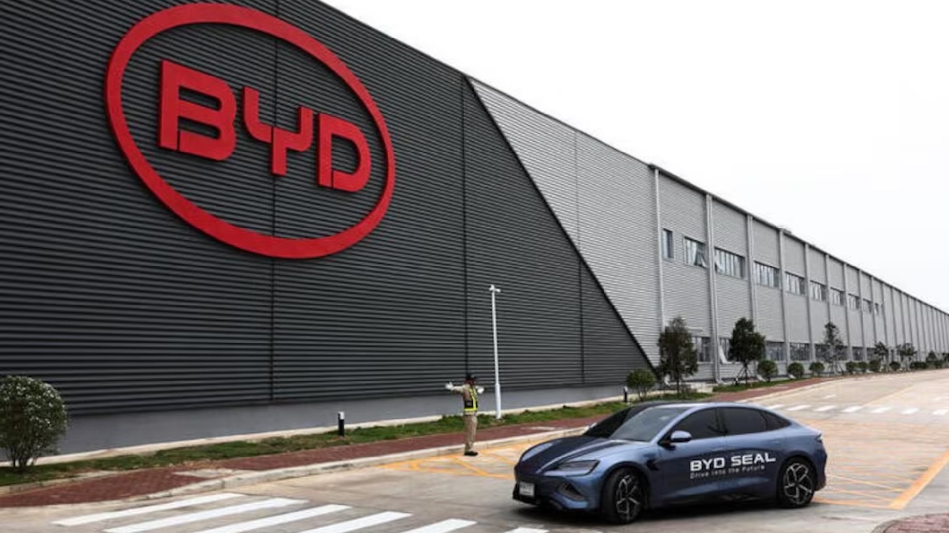 заводов BYD