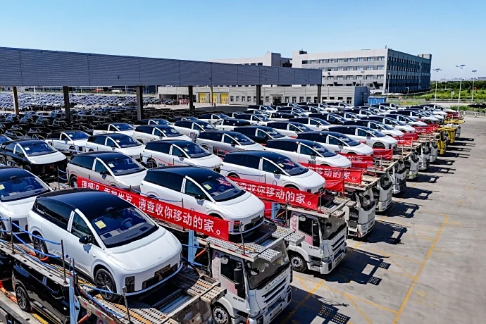 Первые поставки Li Auto i8 в Китае