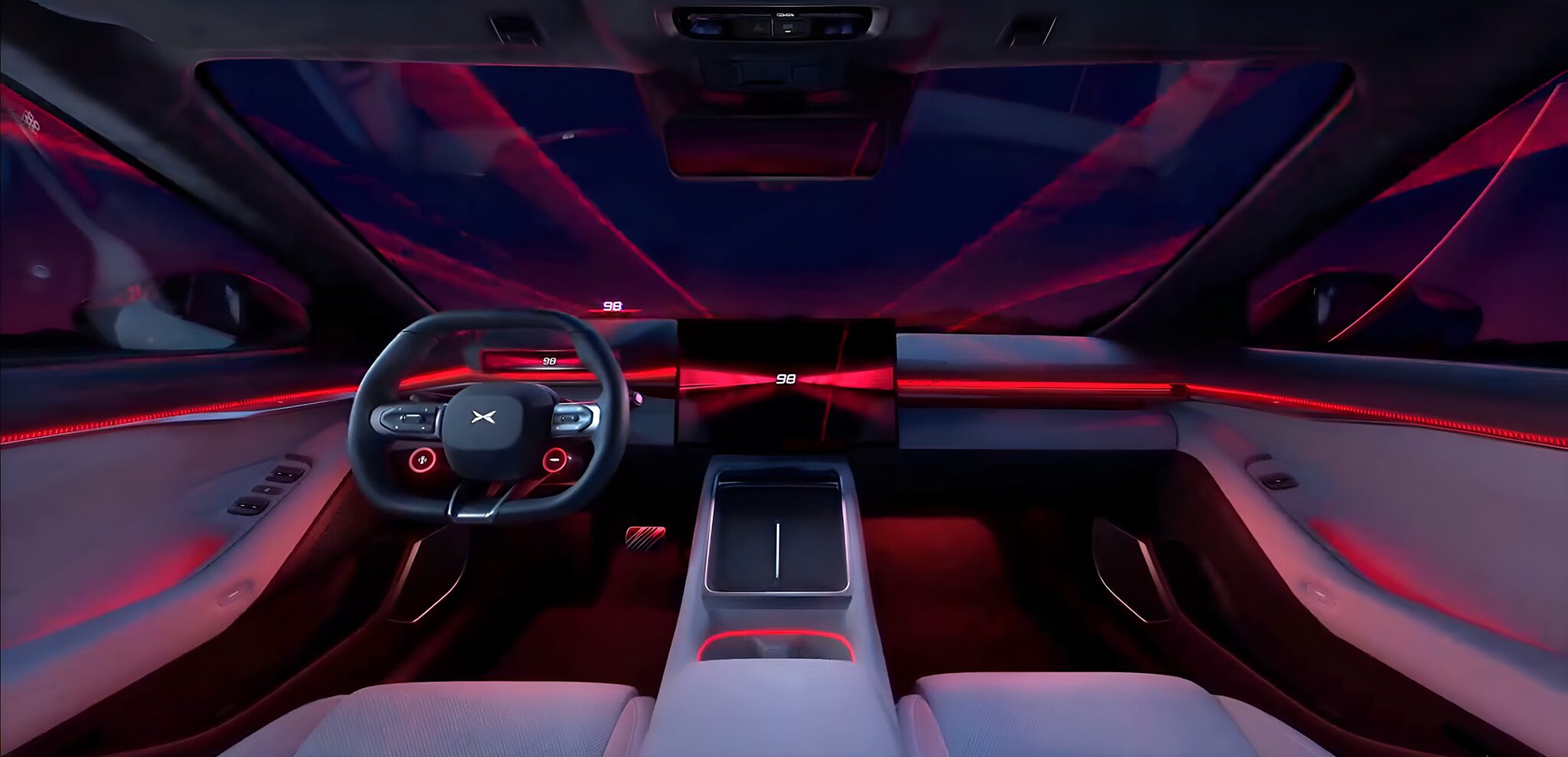 Интерьер Xpeng P7 с AR-HUD и спортивными сиденьями