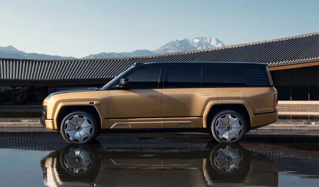 Роскошный внедорожник BYD Yangwang U8L