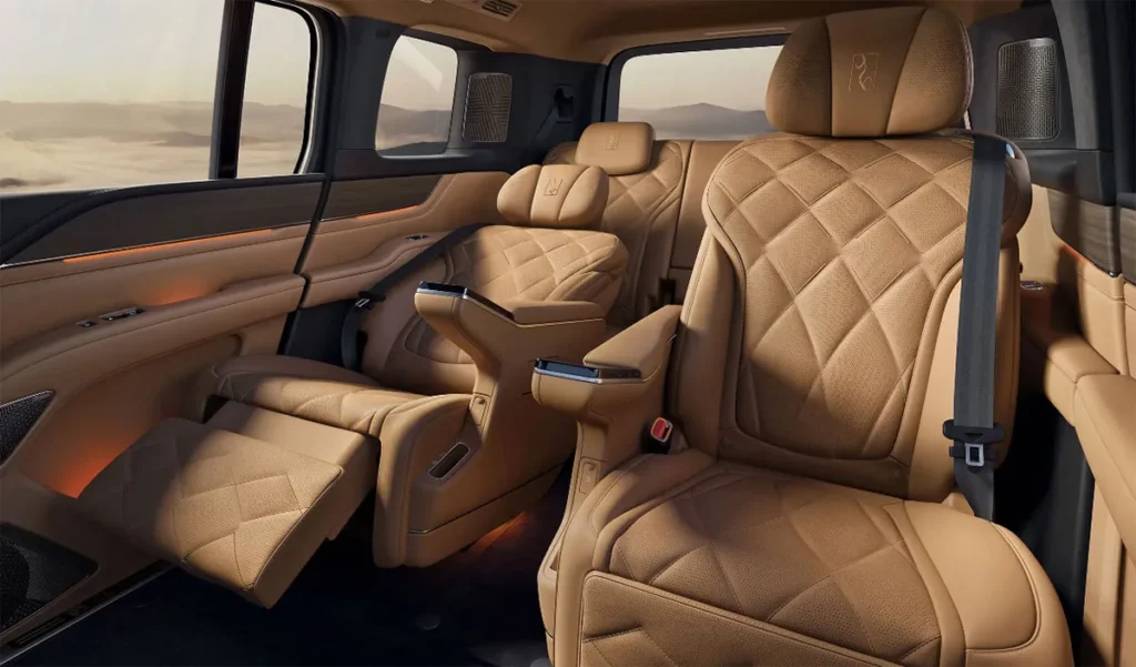 Роскошный внедорожник BYD Yangwang U8L