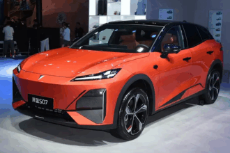 Deepal S07, вид спереди — Новый электрический внедорожник Changan Deepal S07 в двухцветном кузове