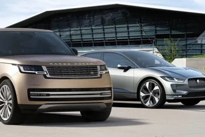 Завод Jaguar Land Rover в Мидлендсе, где приостановлено производство