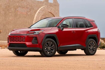 новое поколение Toyota RAV4 PHEV 2026 модельного года