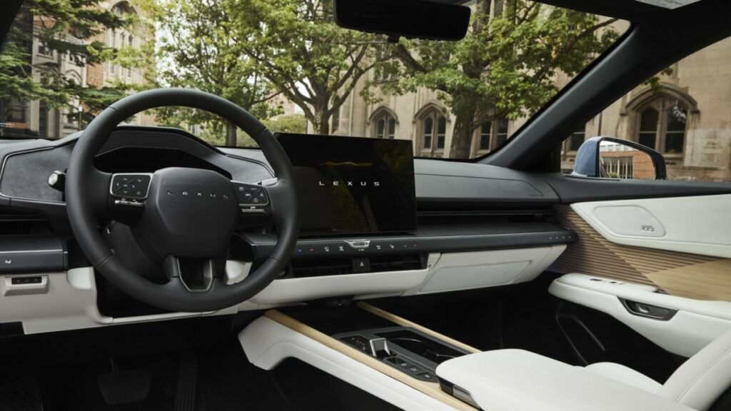 Lexus ES 2026 — обновлённый дизайн передней части седана