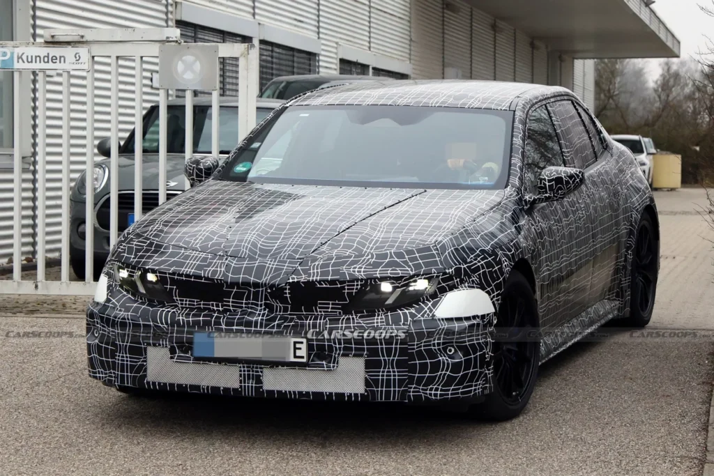 Электрический BMW M3 на дорожных тестах в камуфляже