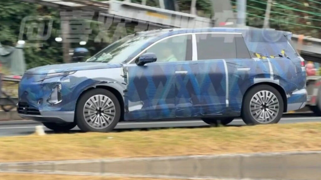 BYD Dynasty-D проходит дорожные испытания в Китае