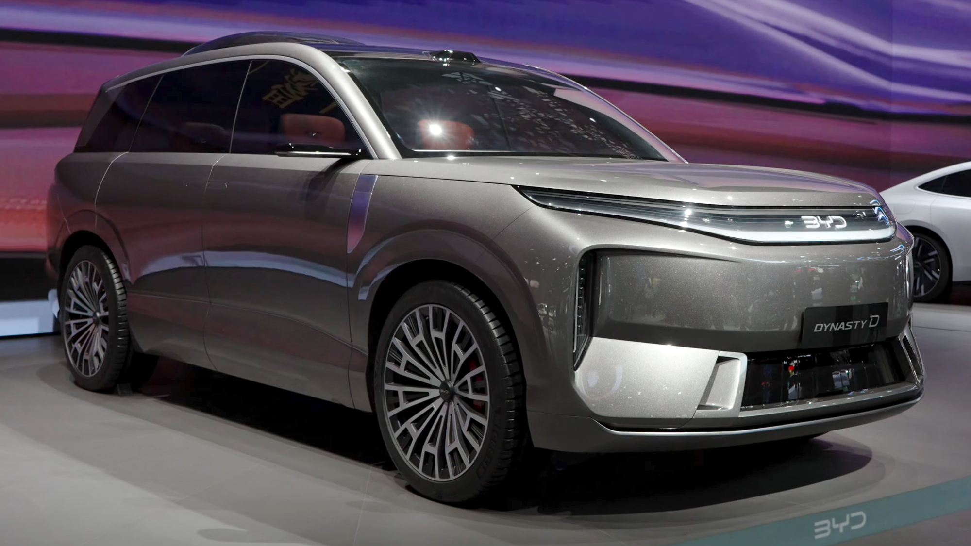 Концепт-кар BYD Dynasty-D на автосалоне