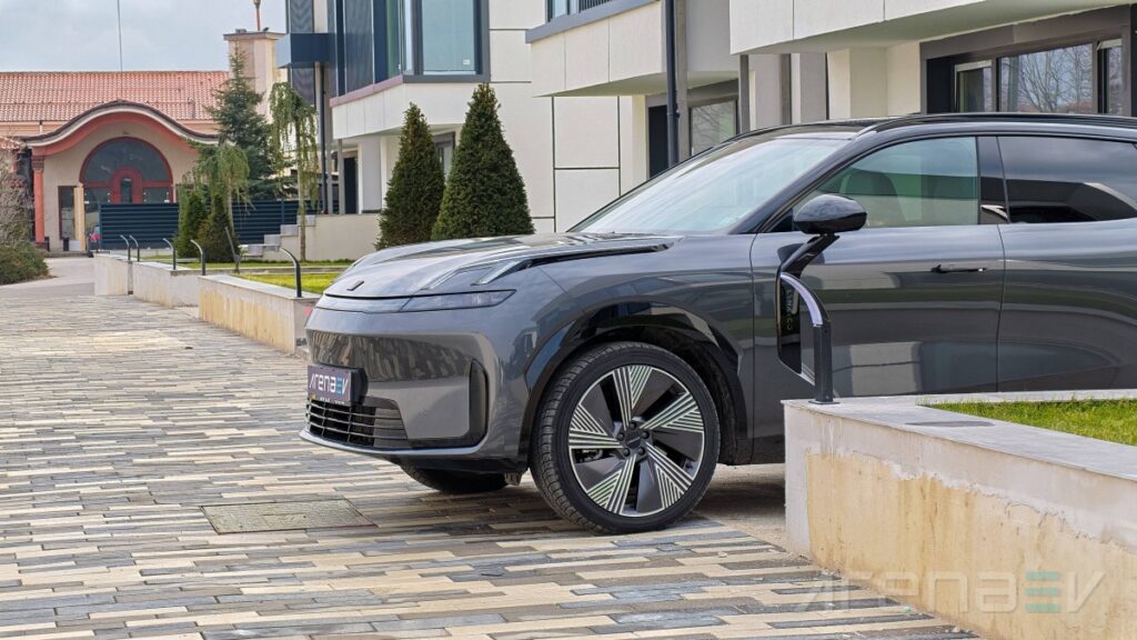 Lynk & Co 08 PHEV тест дальности