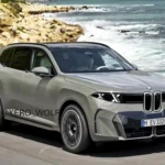 Шпионский снимок передней панели нового BMW X5 G65 с наклонным экраном и панорамным мостом iDrive X