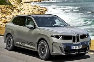 Шпионский снимок передней панели нового BMW X5 G65 с наклонным экраном и панорамным мостом iDrive X