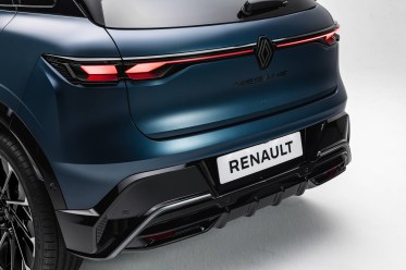 Обновленный электрический хэтчбек Renault Megane E-Tech синего цвета Satin Blue Slate