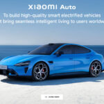 Электромобиль Xiaomi SU7 на презентации международного сайта Xiaomi Auto