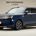 Салон гибридного кроссовера Xiaomi SkyNomad N70 с опущенным экраном